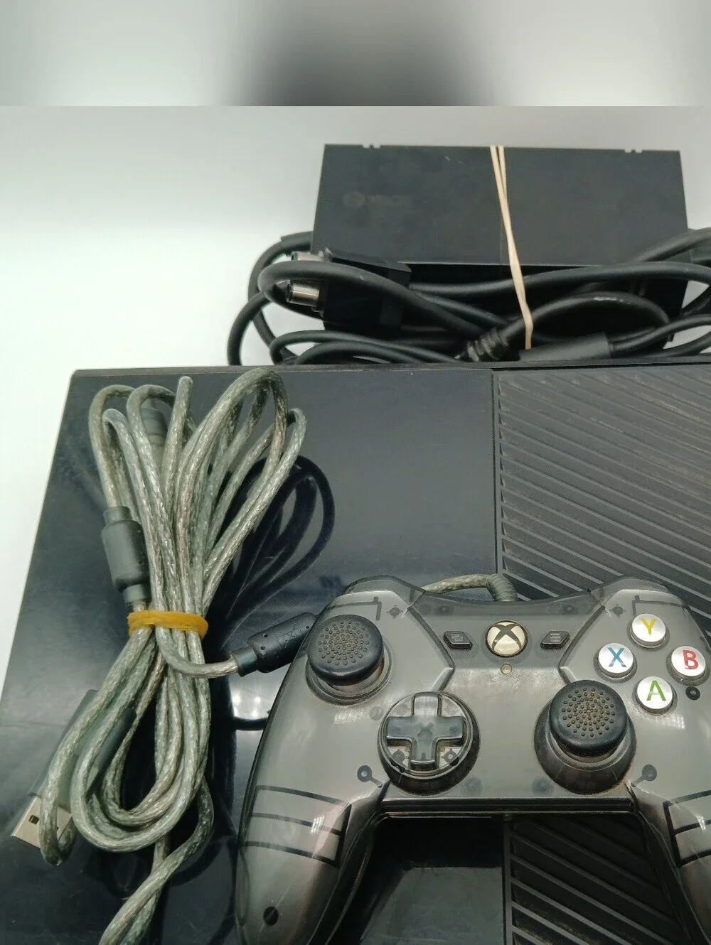 Xbox One Console 1540 Bundle in Black with Controller and Cables